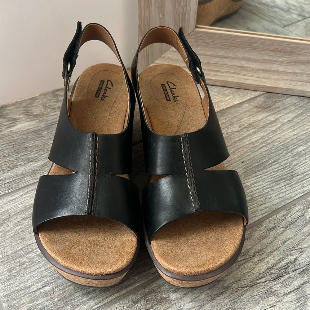 Like new Clark’s sandals